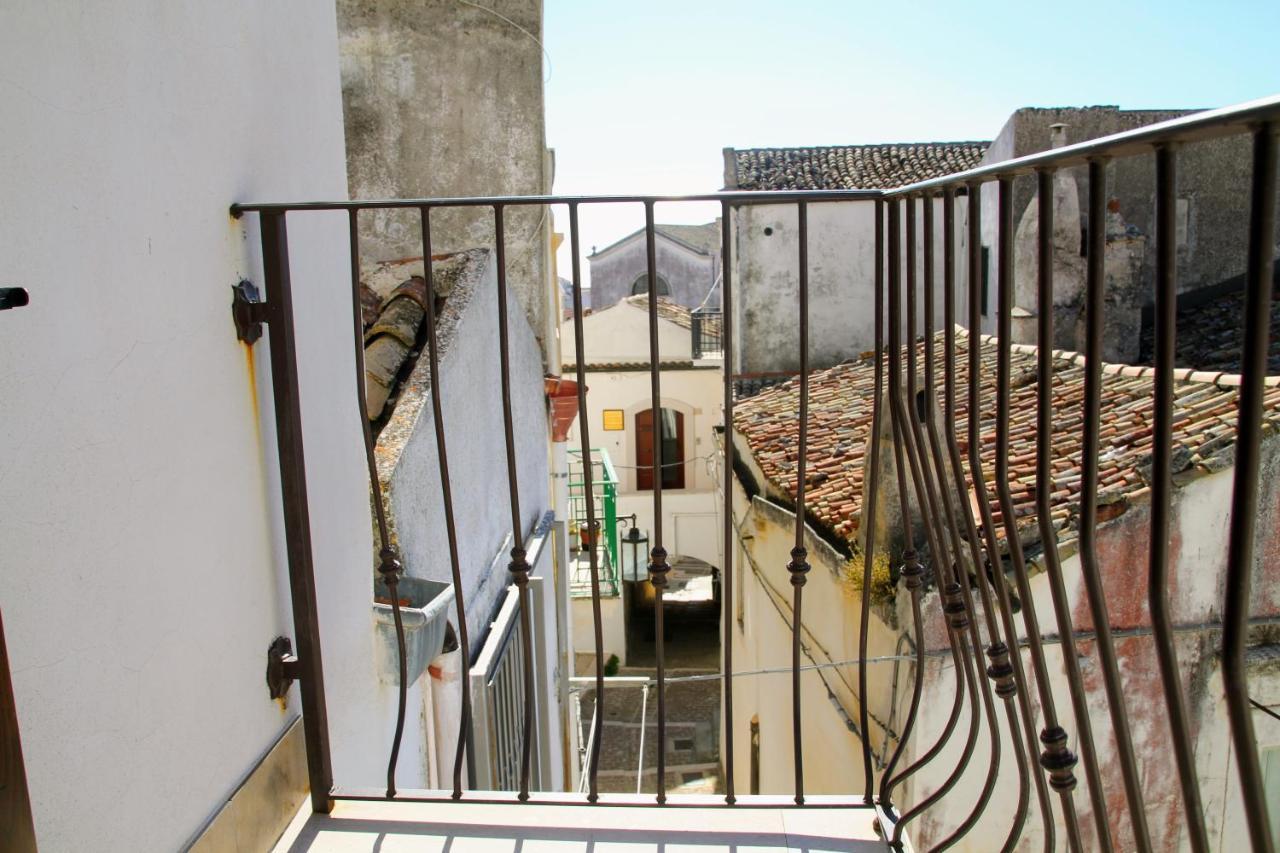 Rooms Dimora Arco - Affitti Brevi Italia 圣安吉罗山 外观 照片