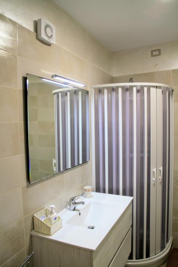 Rooms Dimora Arco - Affitti Brevi Italia 圣安吉罗山 外观 照片