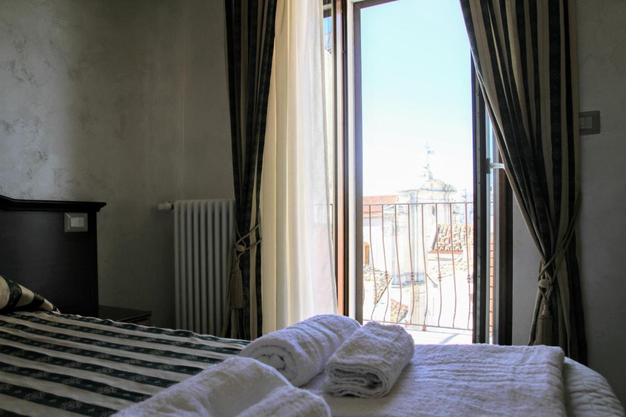 Rooms Dimora Arco - Affitti Brevi Italia 圣安吉罗山 外观 照片